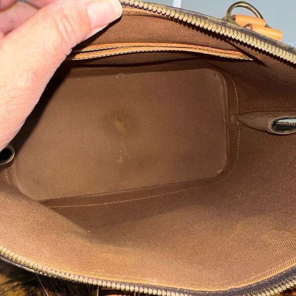 Louis Vuitton Vintage Monogram Alma Bag - Picture 9 of 11